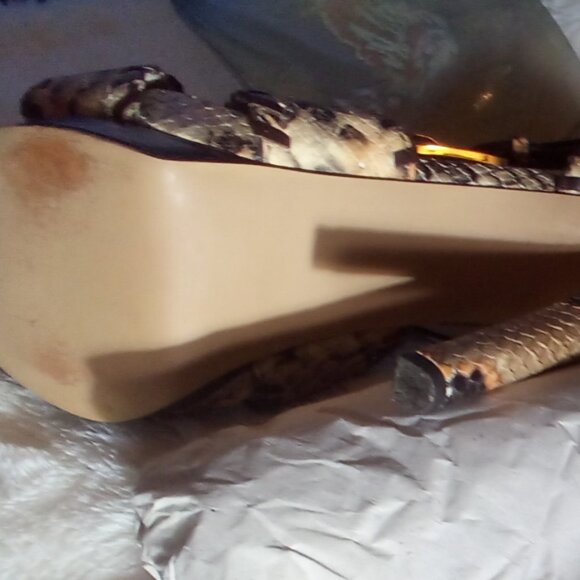 Michael Kors LIMITED EDITION "The Jet Set 6" Python Heels Size: 7 - Picture 3 of 8